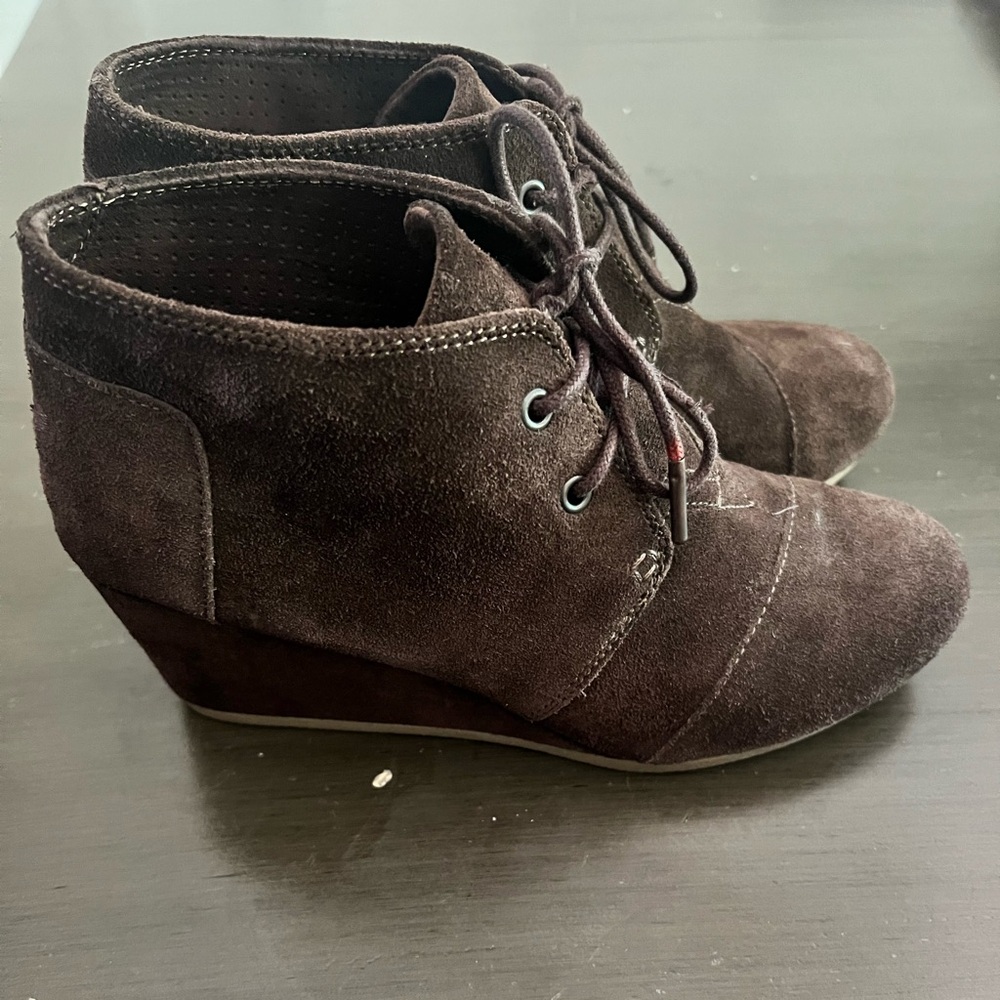 Toms lace up wedge bootie 8.5
